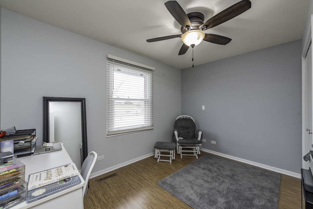 150 Old Darby Lane, Winthrop Harbor, IL 60096