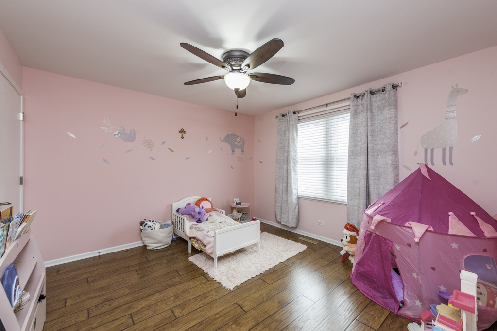 150 Old Darby Lane, Winthrop Harbor, IL 60096