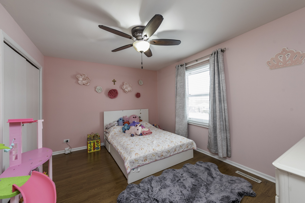 150 Old Darby Lane, Winthrop Harbor, IL 60096