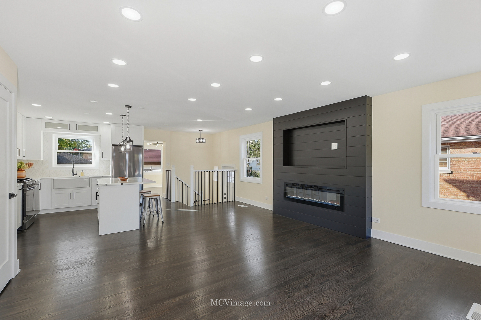 10132 S Turner Avenue, Evergreen Park, IL 60805