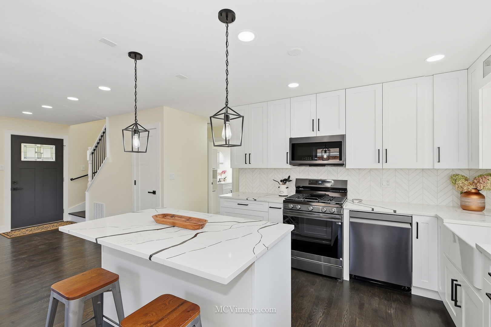 10132 S Turner Avenue, Evergreen Park, IL 60805