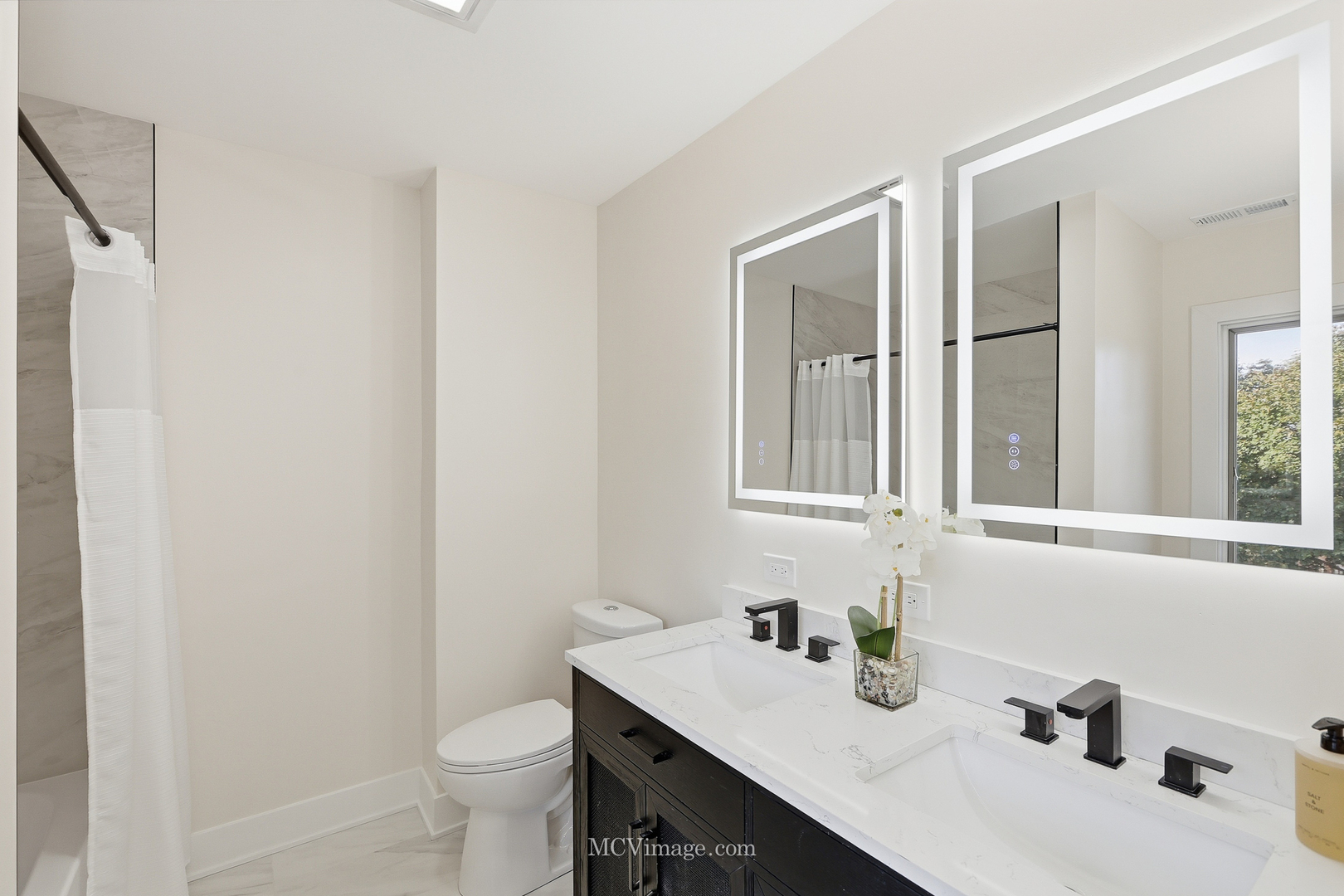 10132 S Turner Avenue, Evergreen Park, IL 60805