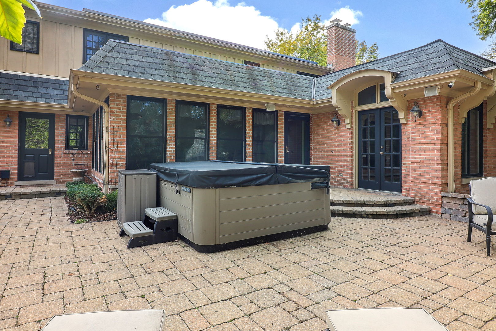 39 Mockingbird Lane, Oak Brook, IL 60523