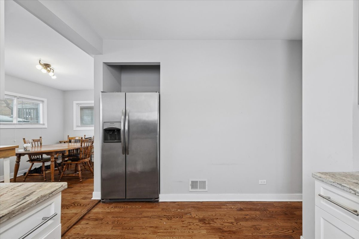 5646 N Menard Avenue, Chicago, IL 60646