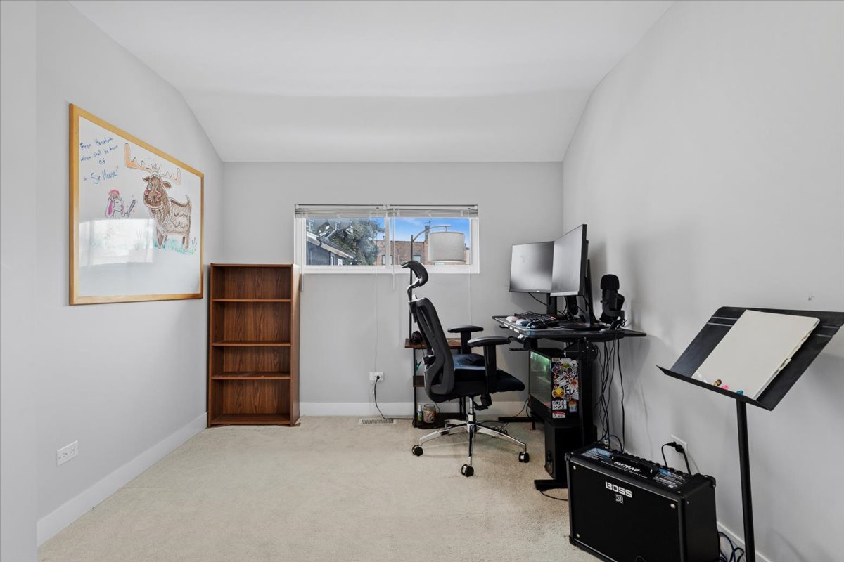 5646 N Menard Avenue, Chicago, IL 60646