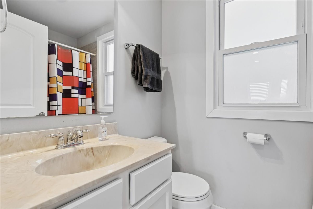 5646 N Menard Avenue, Chicago, IL 60646