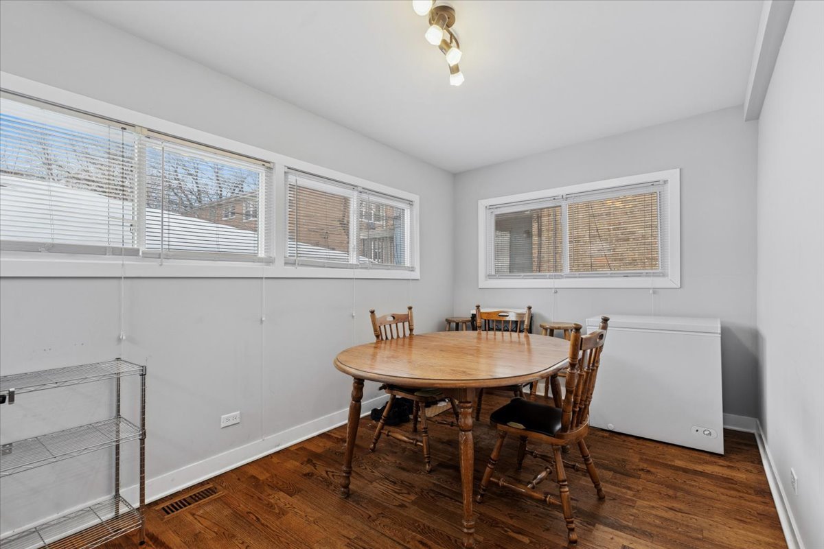 5646 N Menard Avenue, Chicago, IL 60646