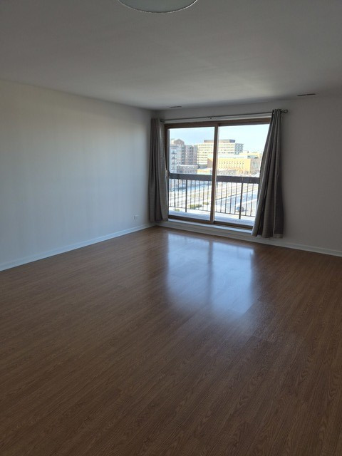 711 S River Road #704, Des Plaines, IL 60016