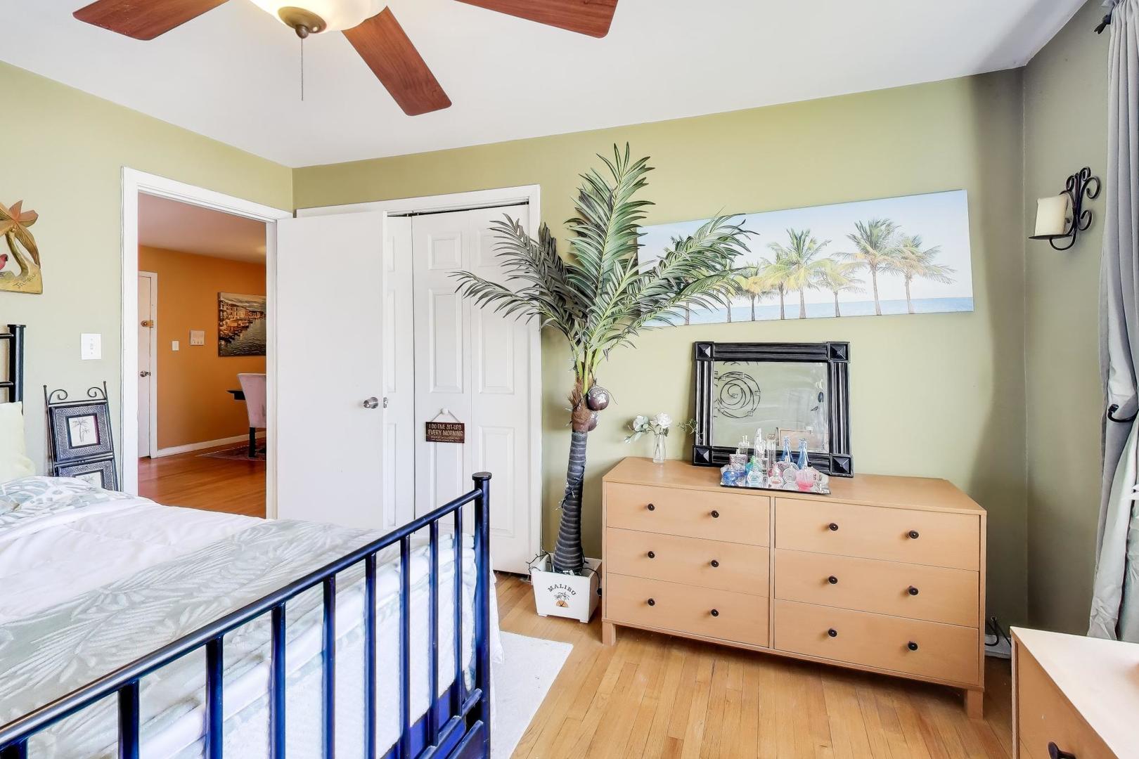 3938 N Keeler Avenue #2W, Chicago, IL 60641