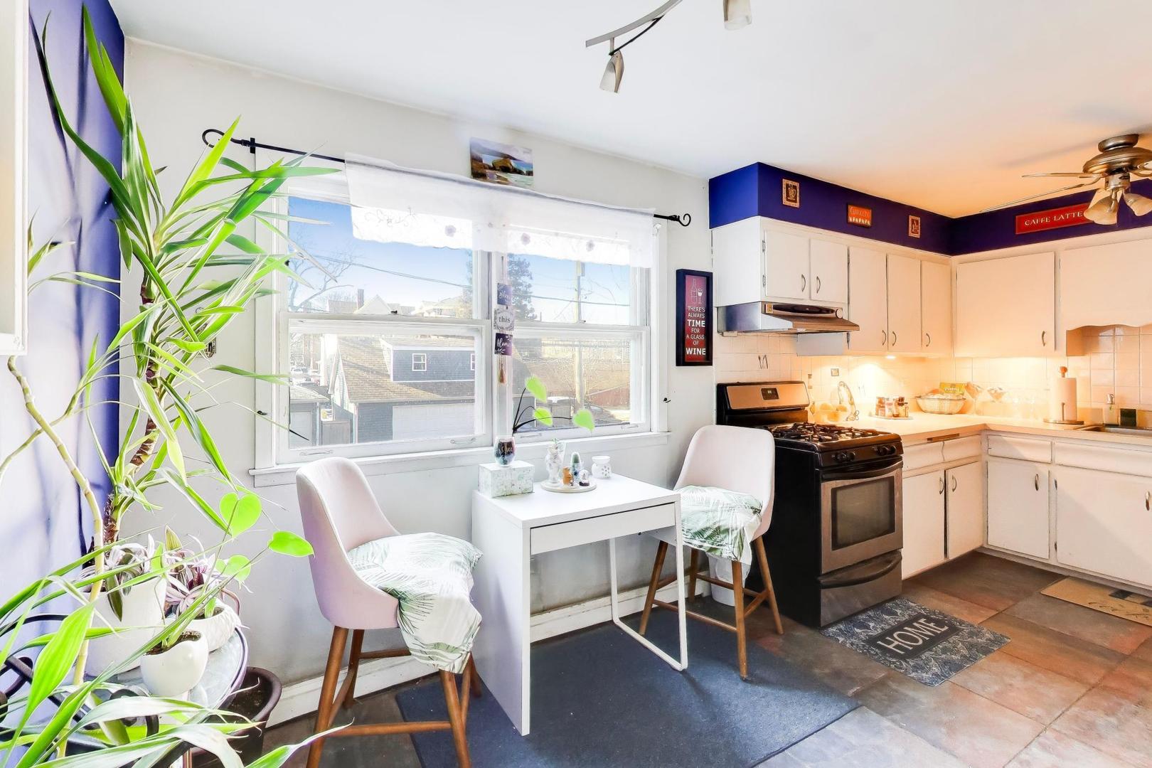 3938 N Keeler Avenue #2W, Chicago, IL 60641