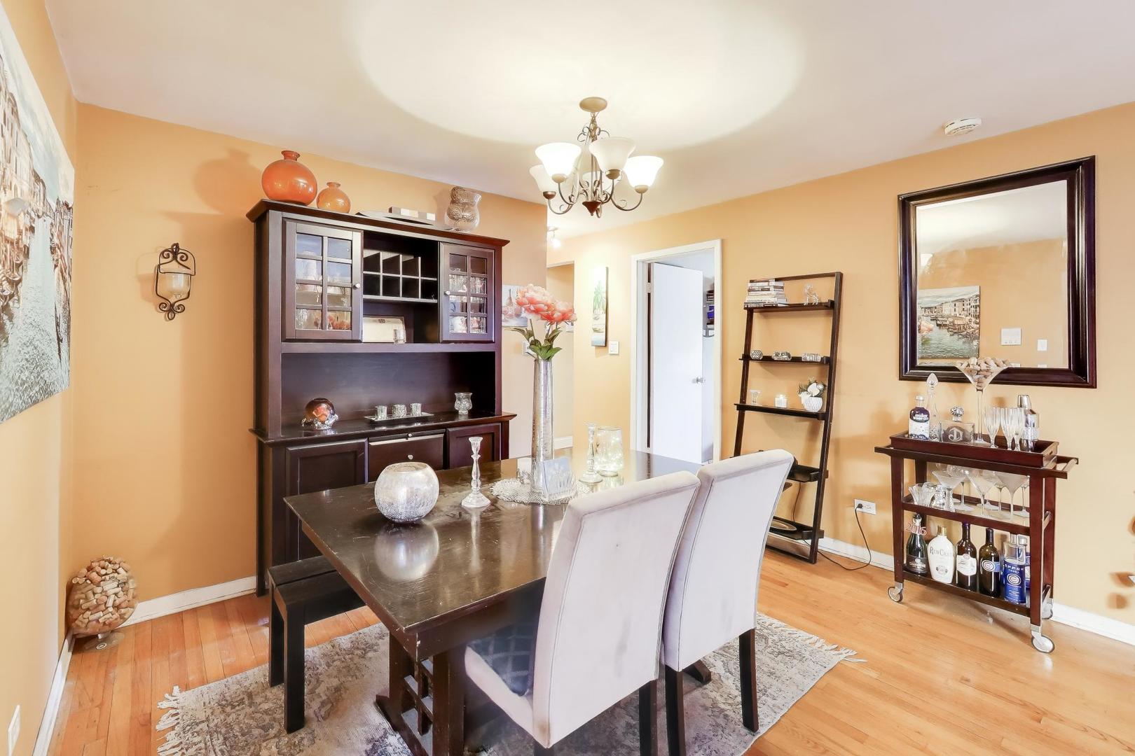 3938 N Keeler Avenue #2W, Chicago, IL 60641