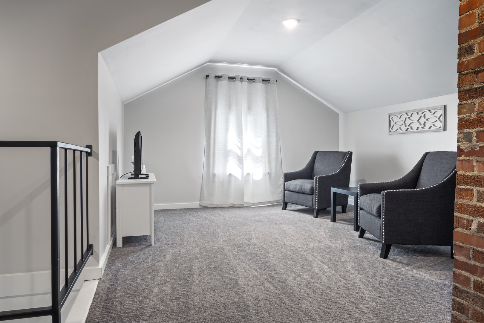 1223 E Oakland Avenue, Bloomington, IL 61701