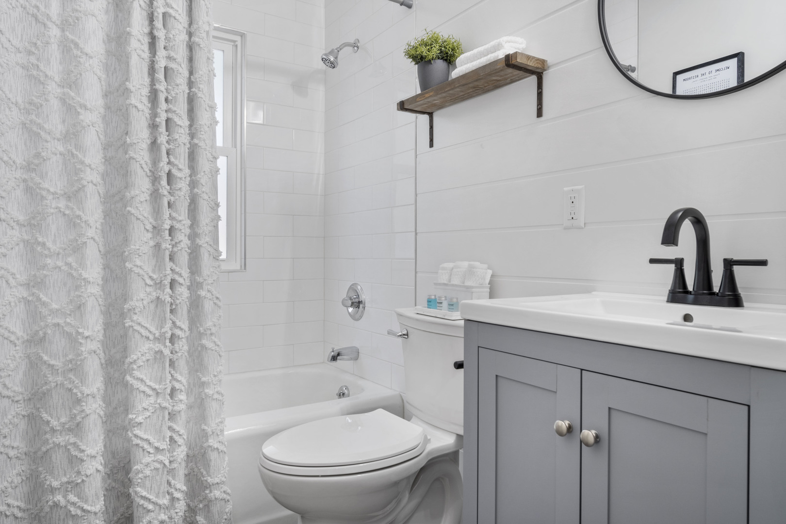 1223 E Oakland Avenue, Bloomington, IL 61701