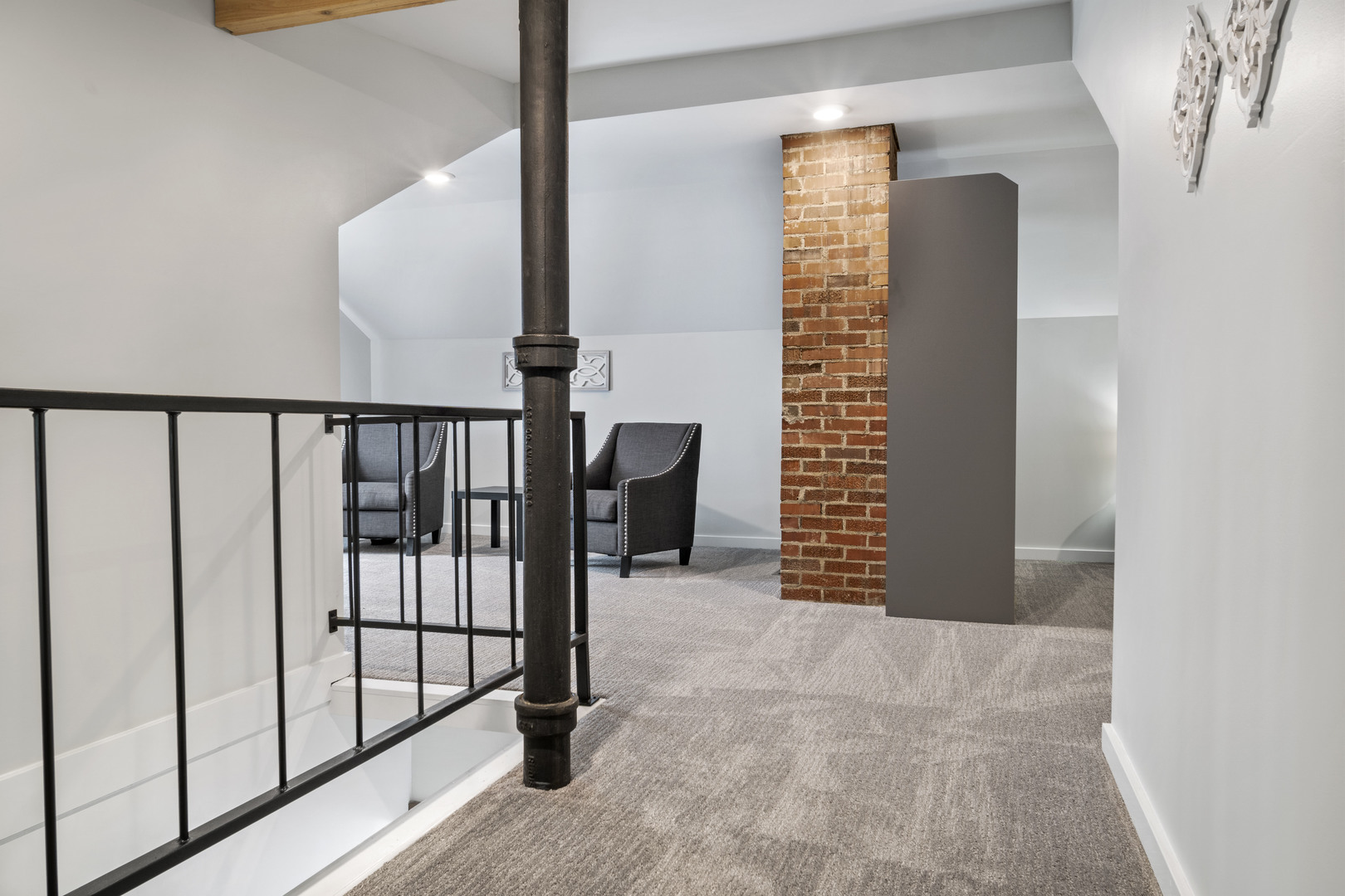 1223 E Oakland Avenue, Bloomington, IL 61701