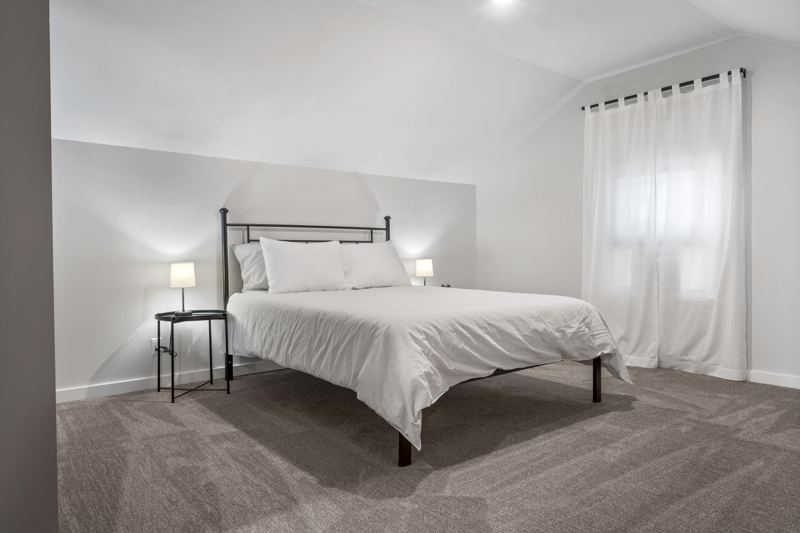 1223 E Oakland Avenue, Bloomington, IL 61701