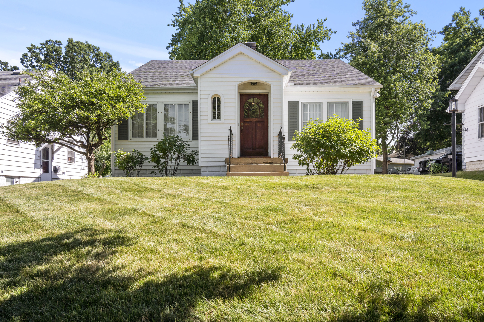 1223 E Oakland Avenue, Bloomington, IL 61701