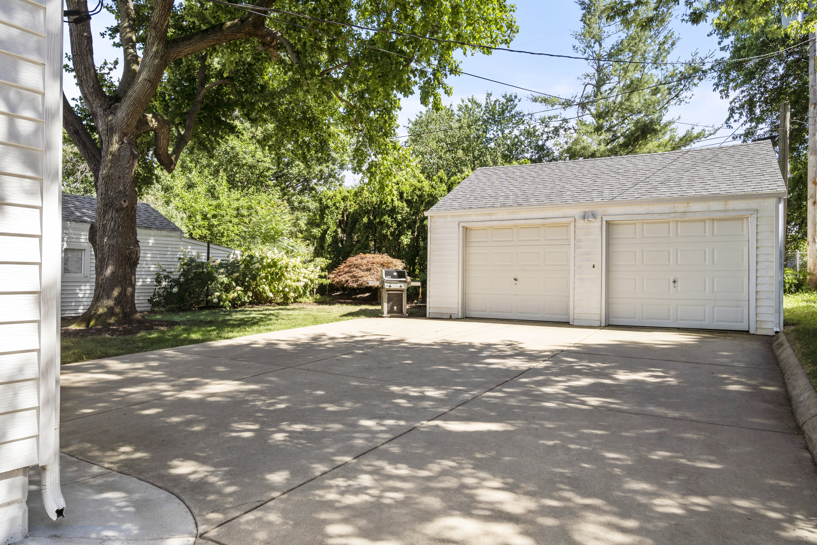 1223 E Oakland Avenue, Bloomington, IL 61701