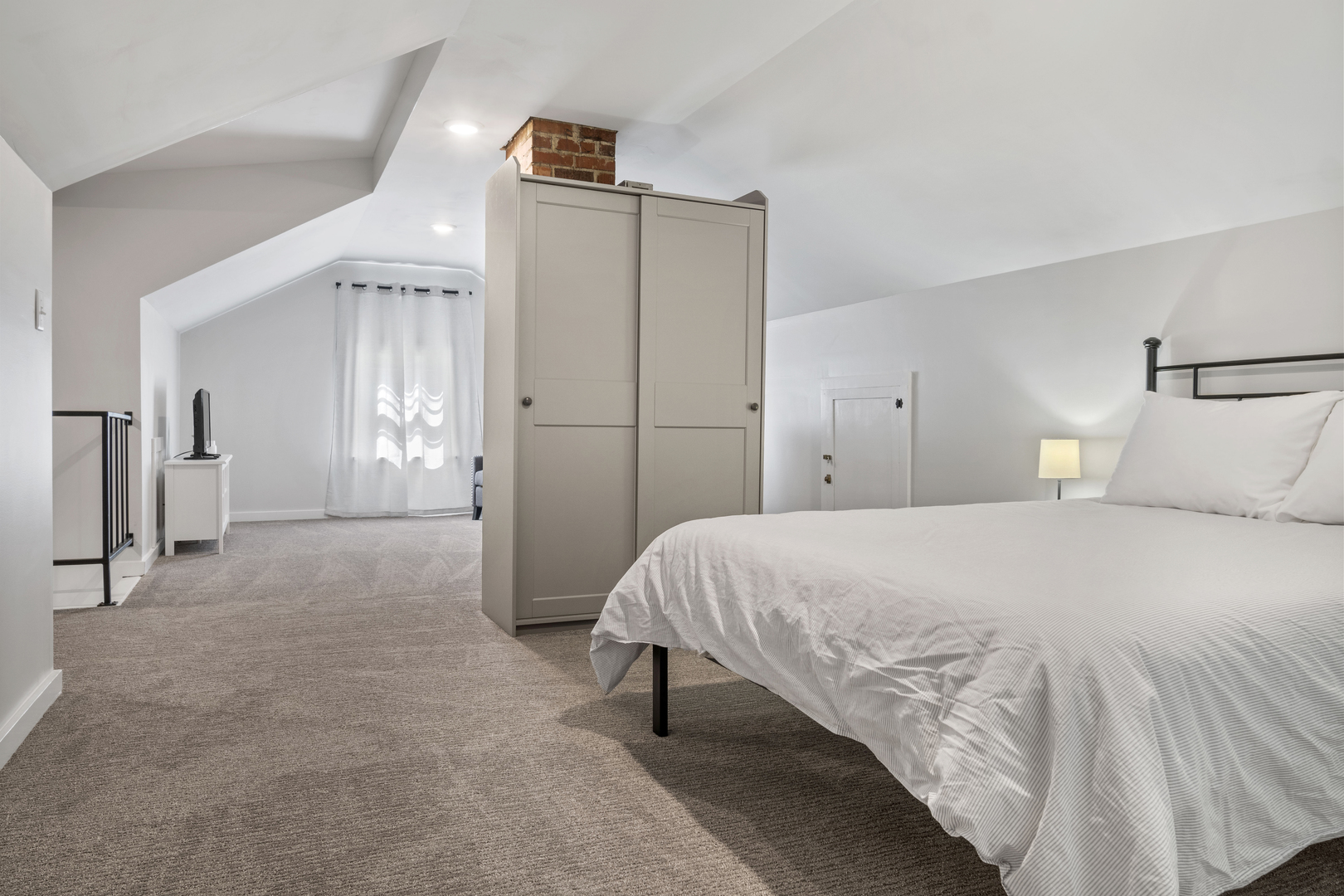 1223 E Oakland Avenue, Bloomington, IL 61701