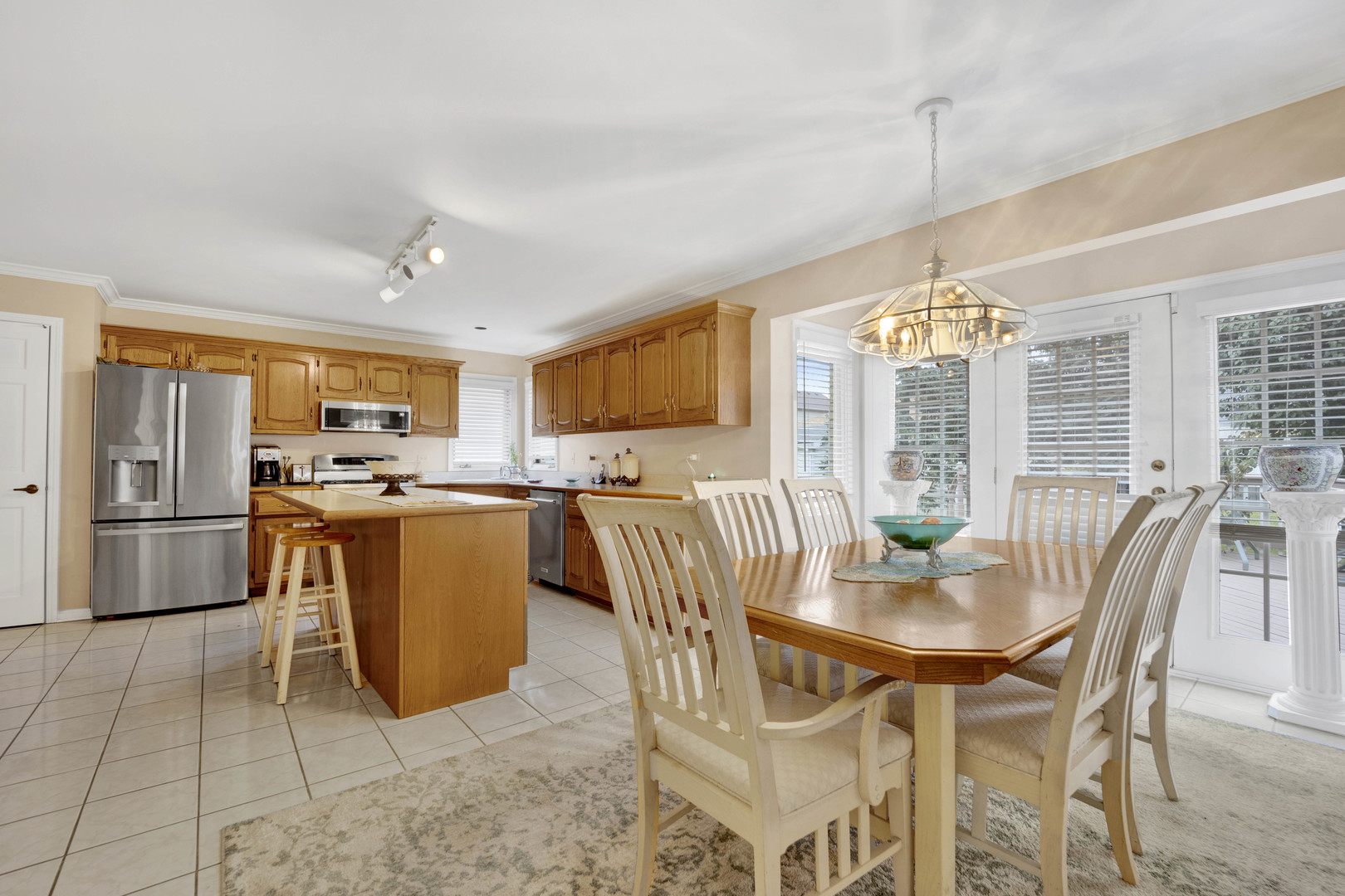 10833 Long Avenue, Oak Lawn, IL 60453