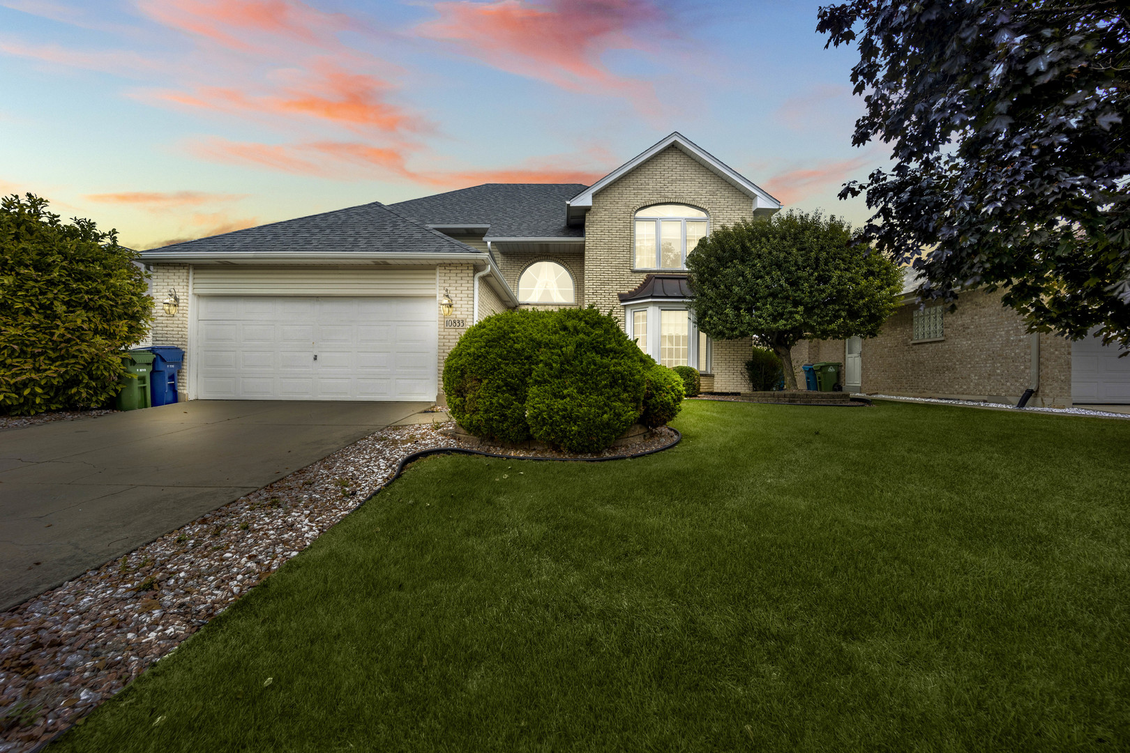 10833 Long Avenue, Oak Lawn, IL 60453