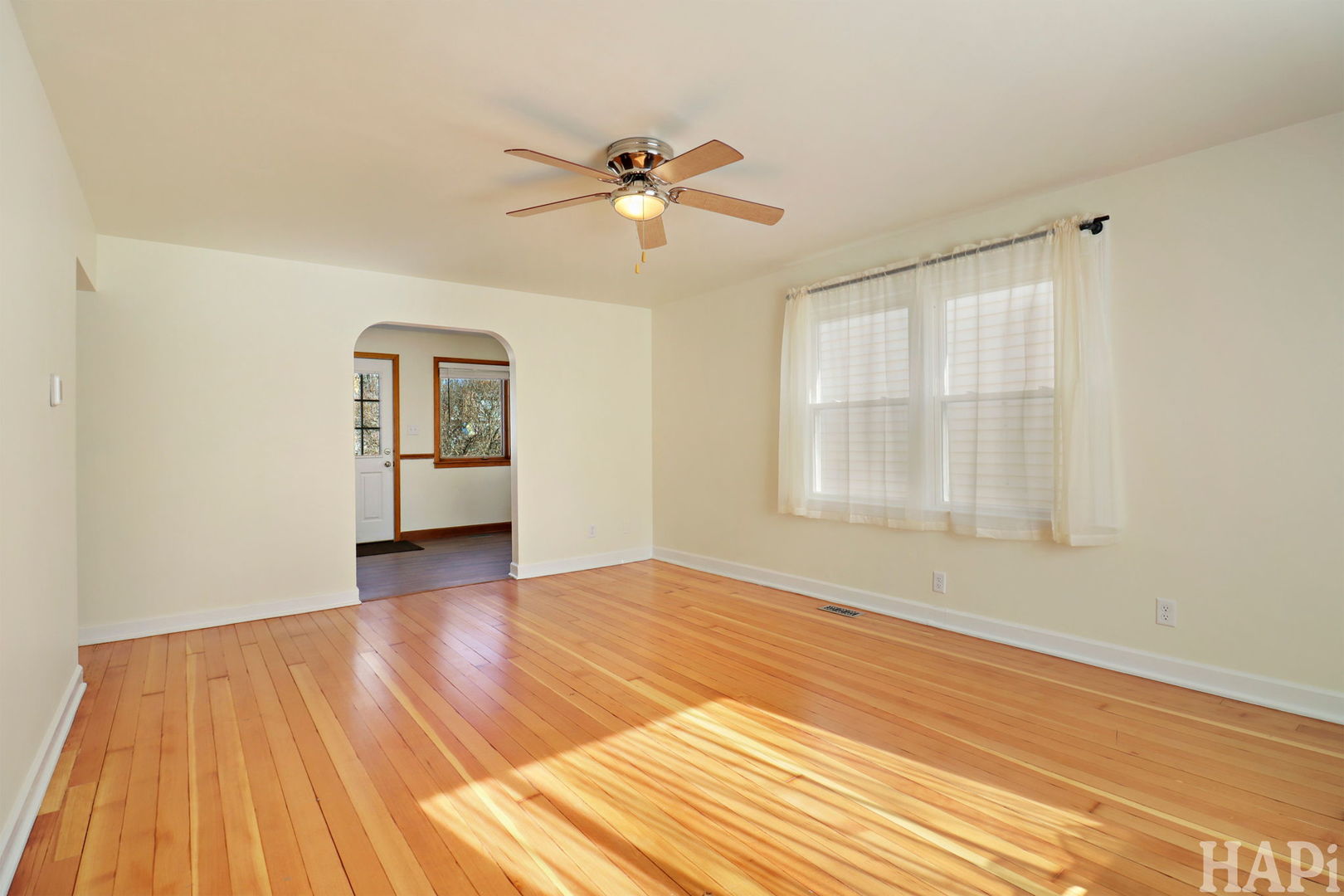 3912 W West Avenue, McHenry, IL 60050