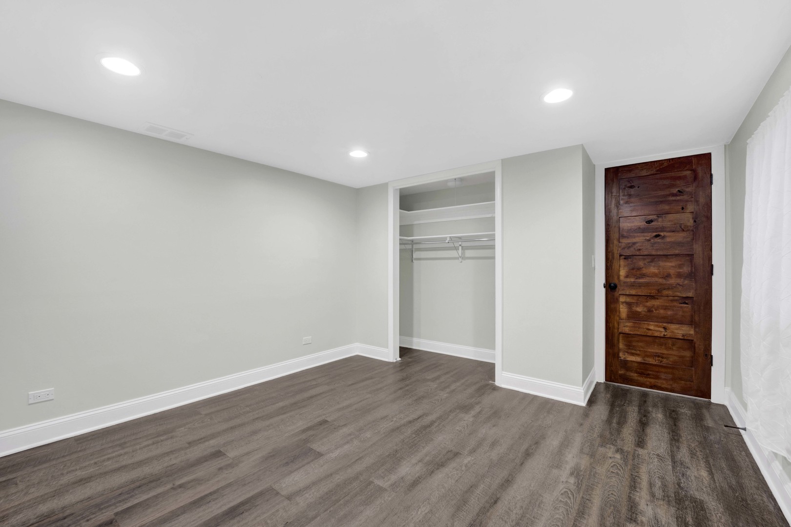 332 S River Road, Naperville, IL 60540