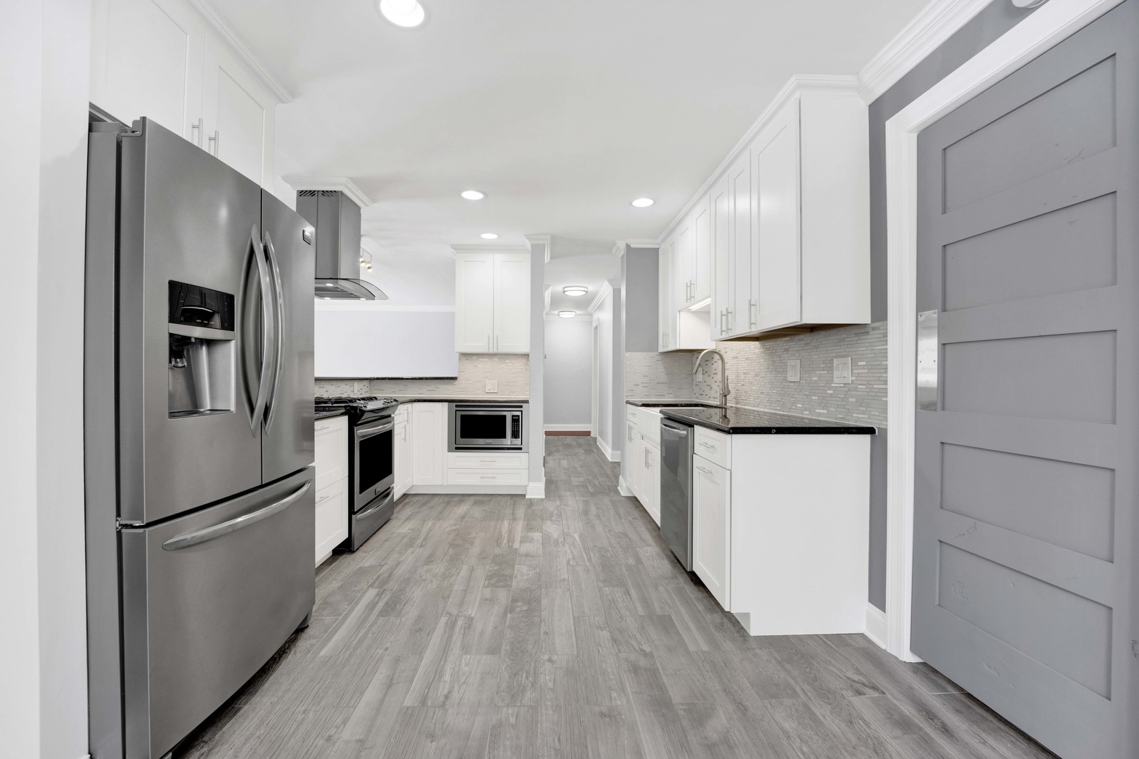 332 S River Road, Naperville, IL 60540