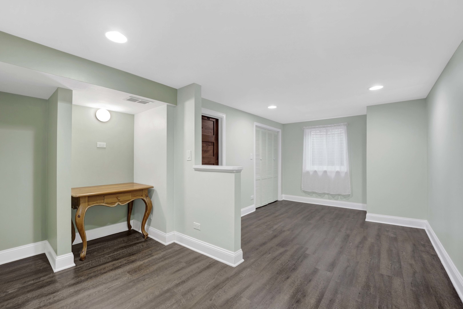 332 S River Road, Naperville, IL 60540