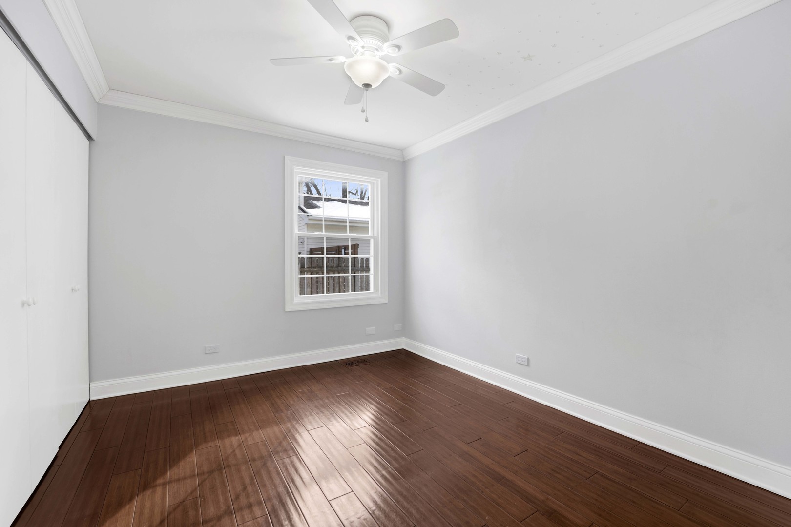 332 S River Road, Naperville, IL 60540