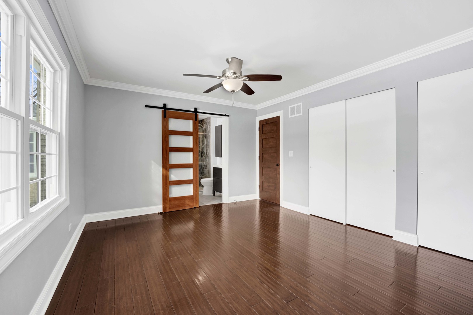 332 S River Road, Naperville, IL 60540