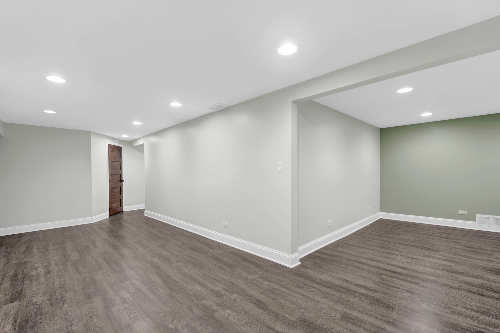 332 S River Road, Naperville, IL 60540