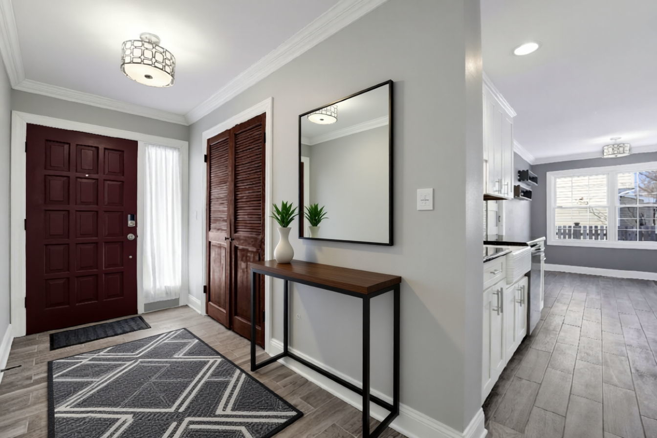 332 S River Road, Naperville, IL 60540