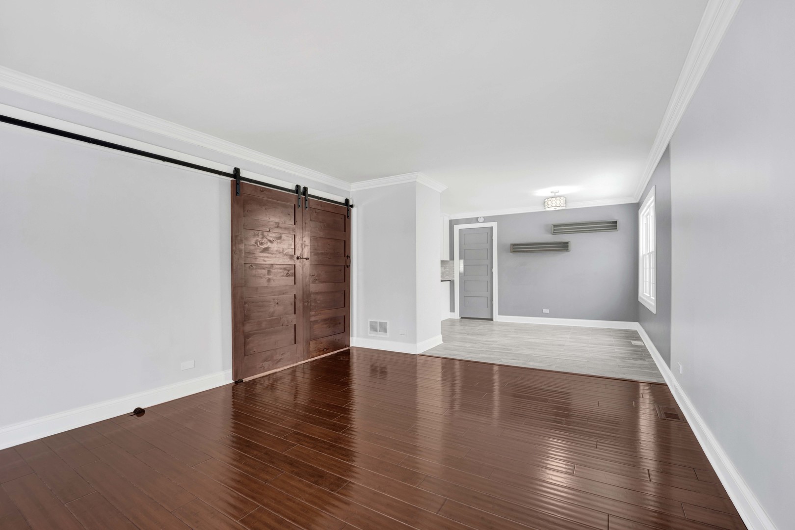 332 S River Road, Naperville, IL 60540