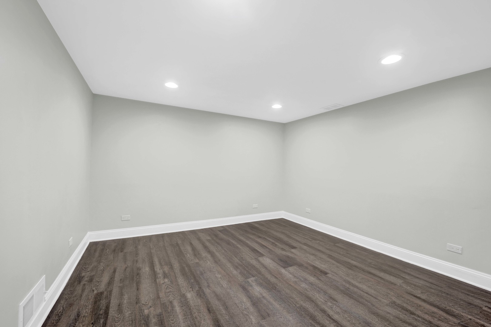 332 S River Road, Naperville, IL 60540