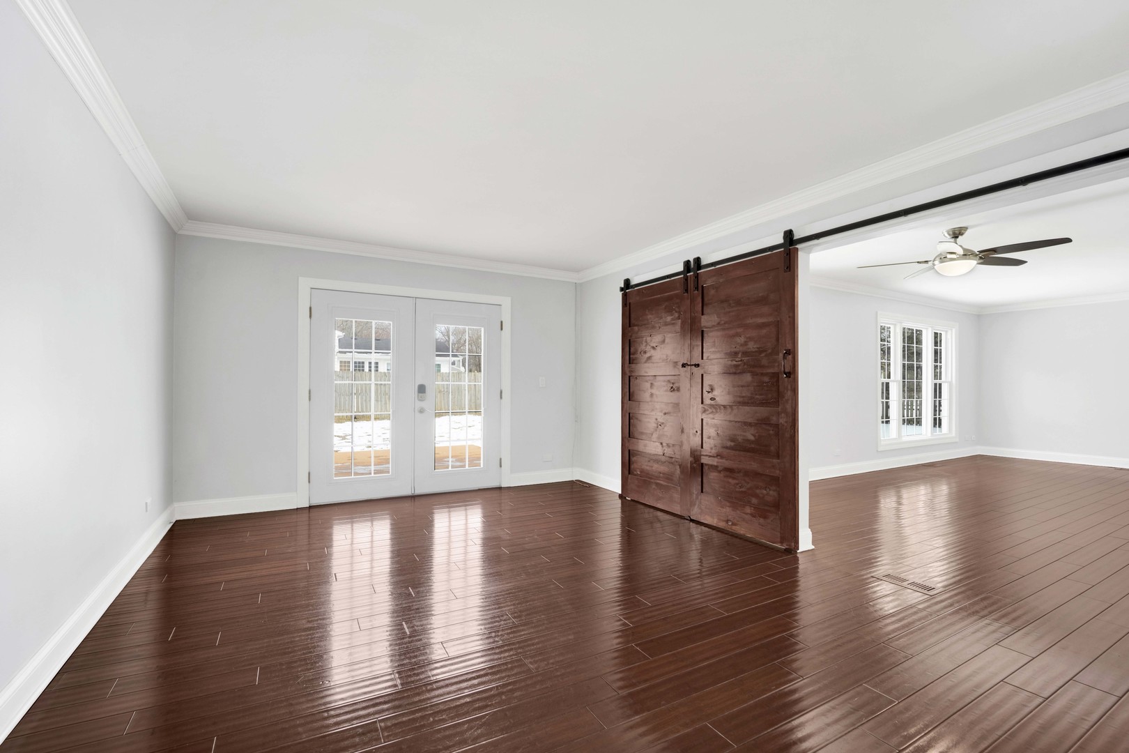 332 S River Road, Naperville, IL 60540