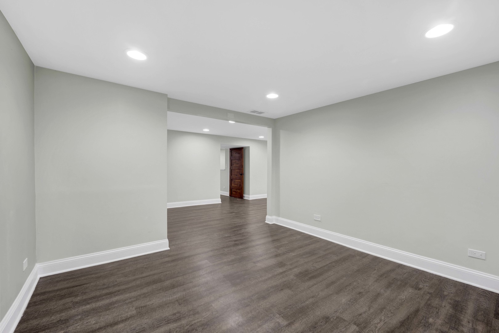 332 S River Road, Naperville, IL 60540