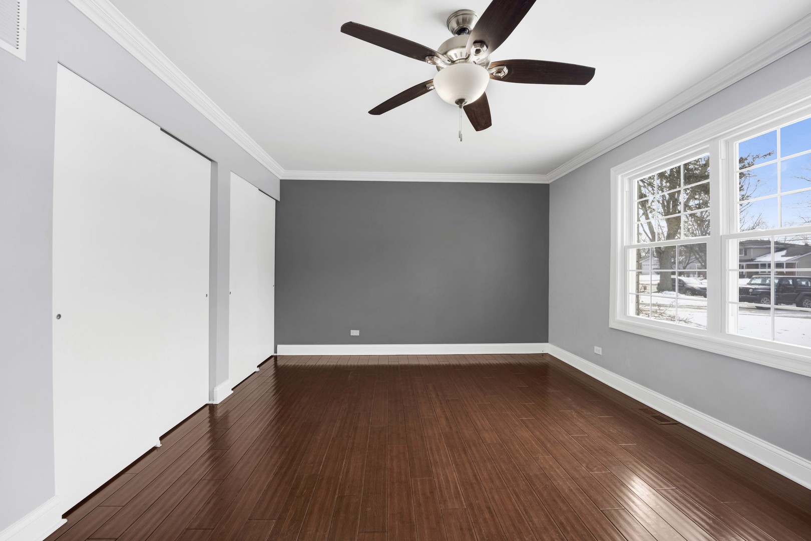 332 S River Road, Naperville, IL 60540