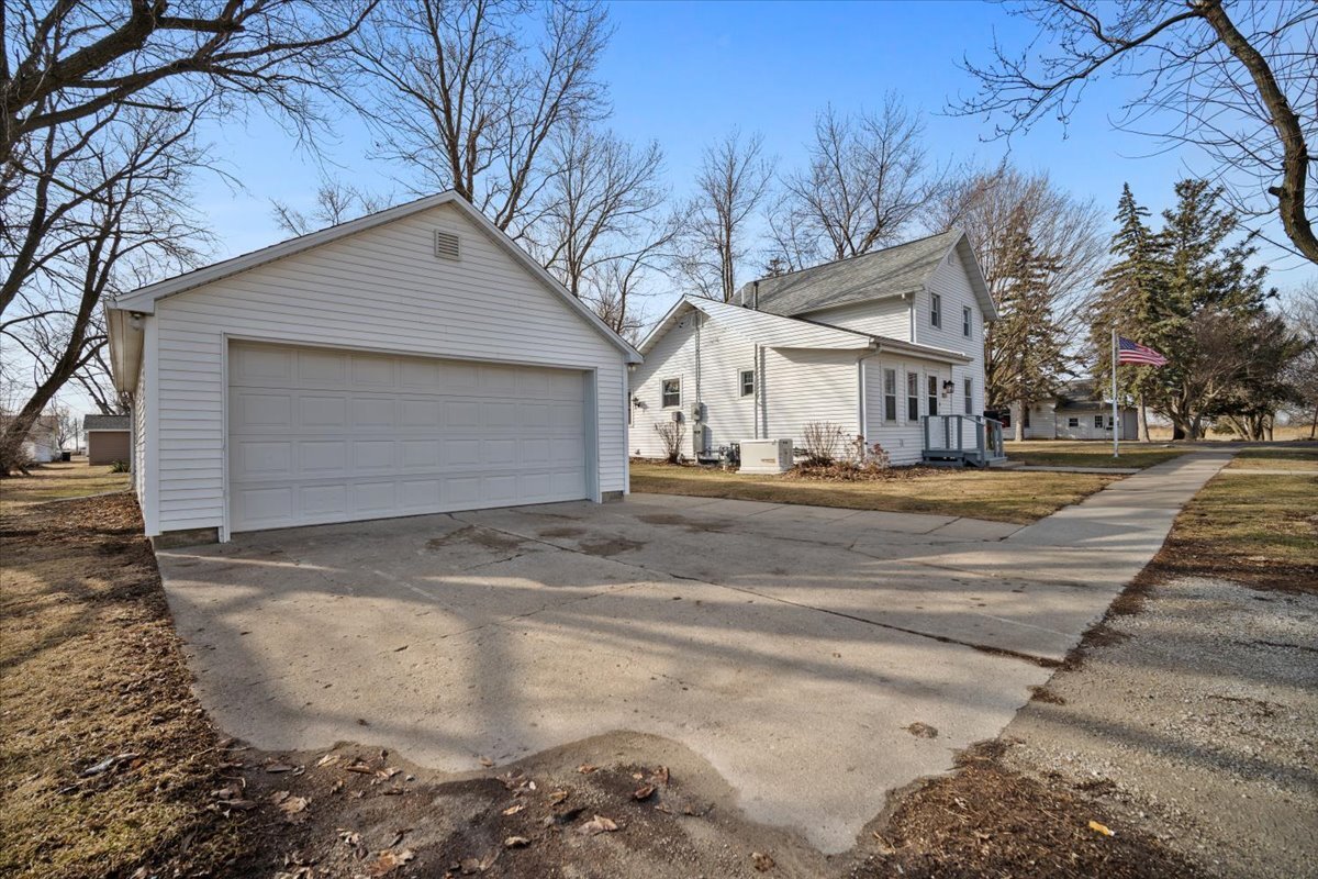 429 W Owsley Street, Chenoa, IL 61726