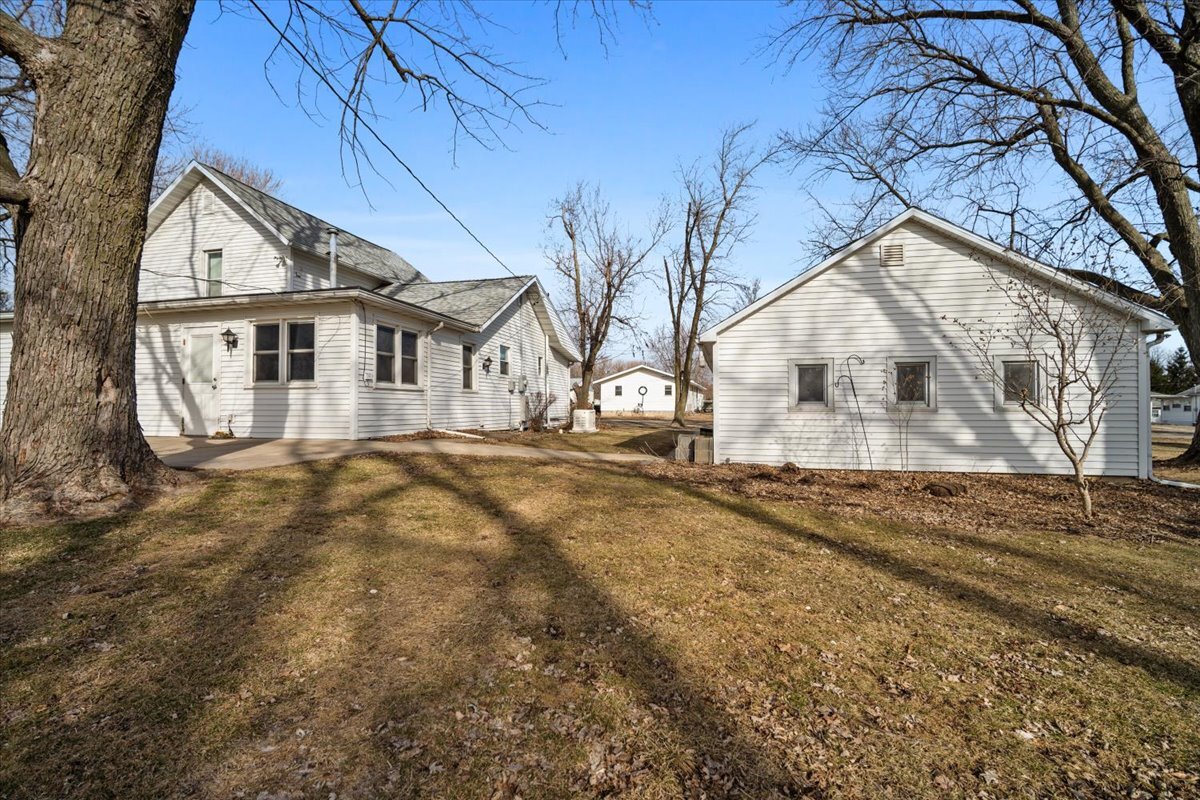 429 W Owsley Street, Chenoa, IL 61726