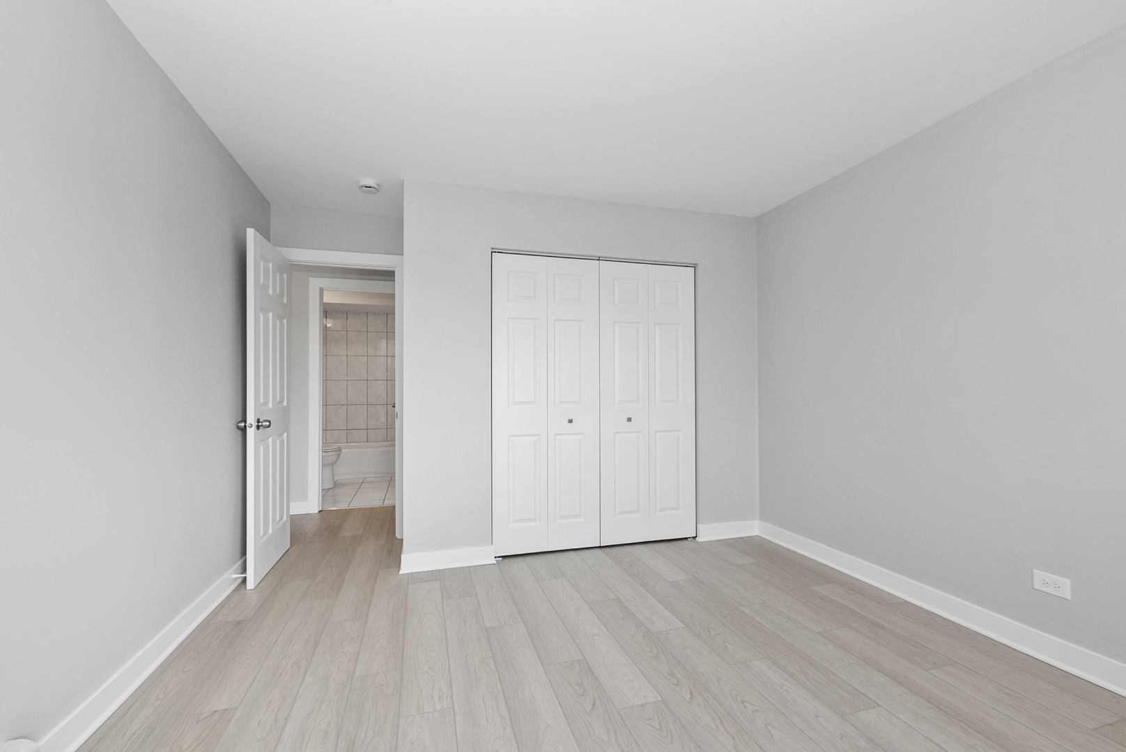 6670 S Brainard Avenue #411, Countryside, IL 60525