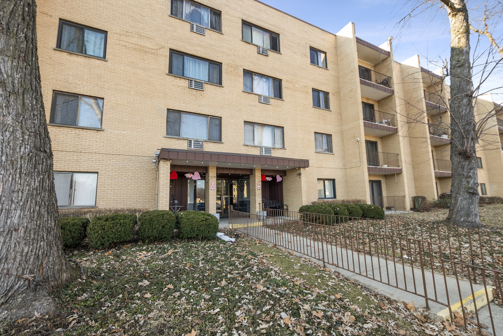 6670 S Brainard Avenue #411, Countryside, IL 60525