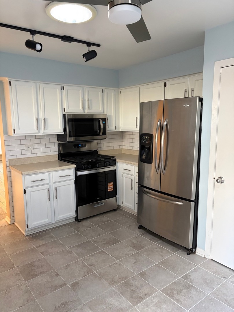 15 Indian Trail Drive #15, Westmont, IL 60559