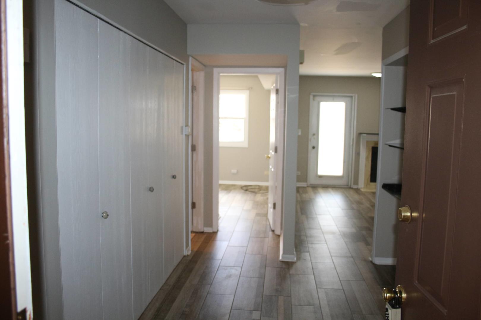 15 Indian Trail Drive #15, Westmont, IL 60559