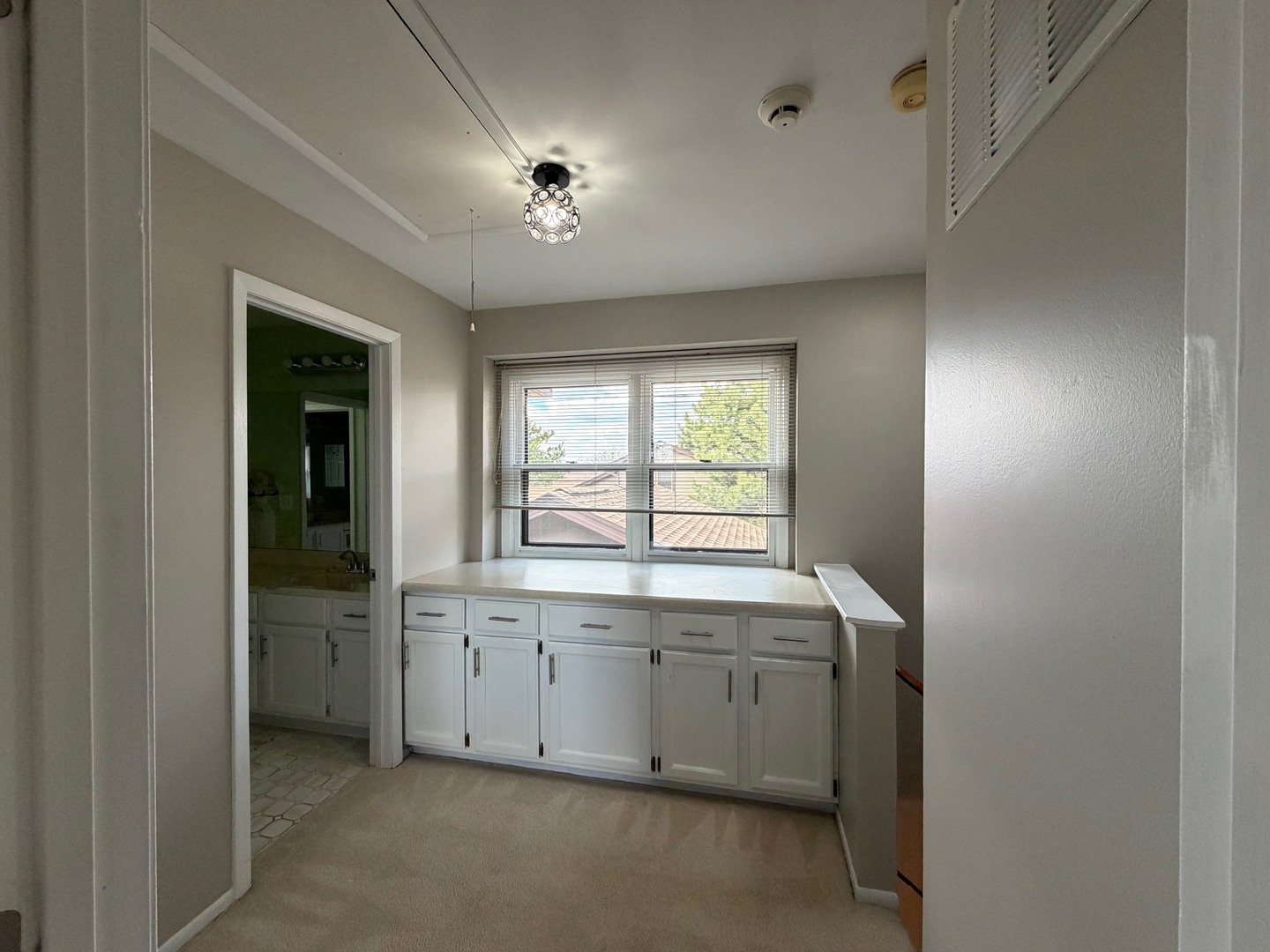 15 Indian Trail Drive #15, Westmont, IL 60559