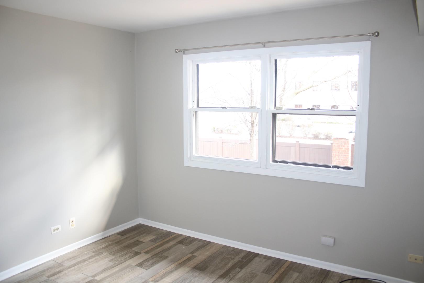 15 Indian Trail Drive #15, Westmont, IL 60559