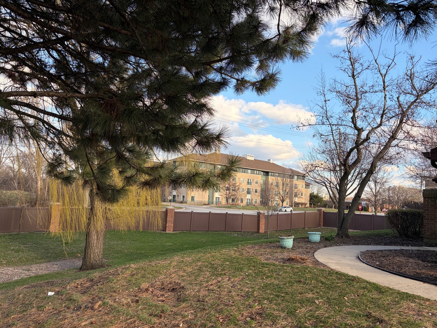 15 Indian Trail Drive #15, Westmont, IL 60559