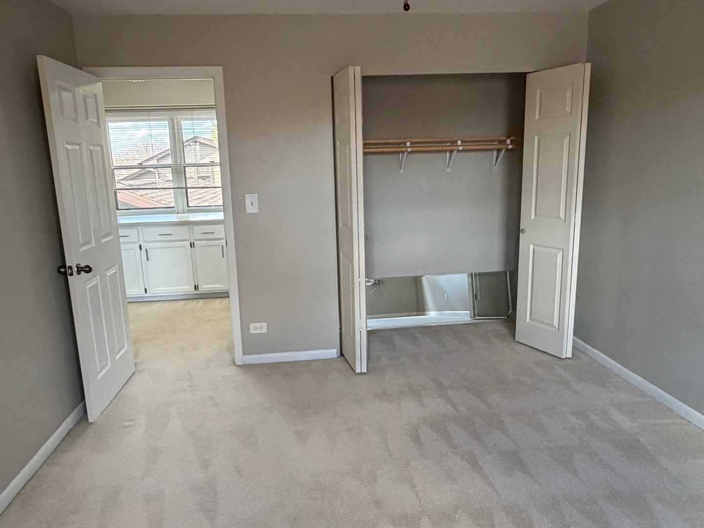 15 Indian Trail Drive #15, Westmont, IL 60559