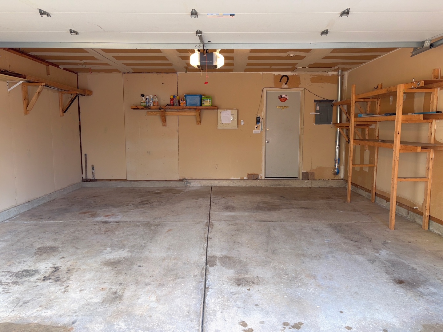 15 Indian Trail Drive #15, Westmont, IL 60559