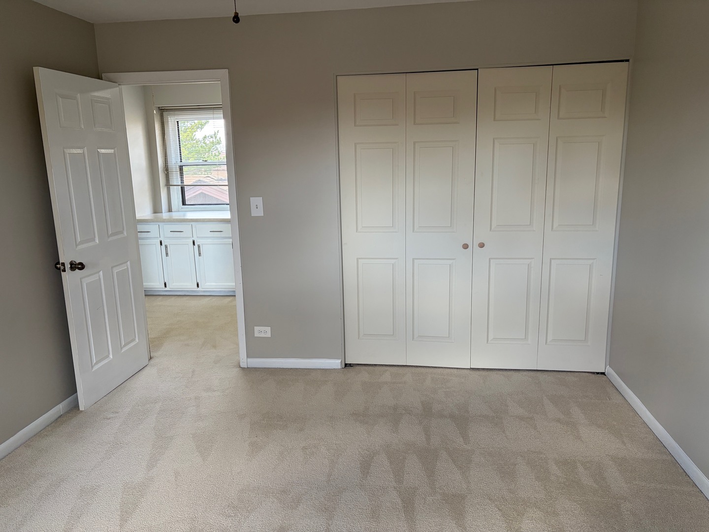 15 Indian Trail Drive #15, Westmont, IL 60559