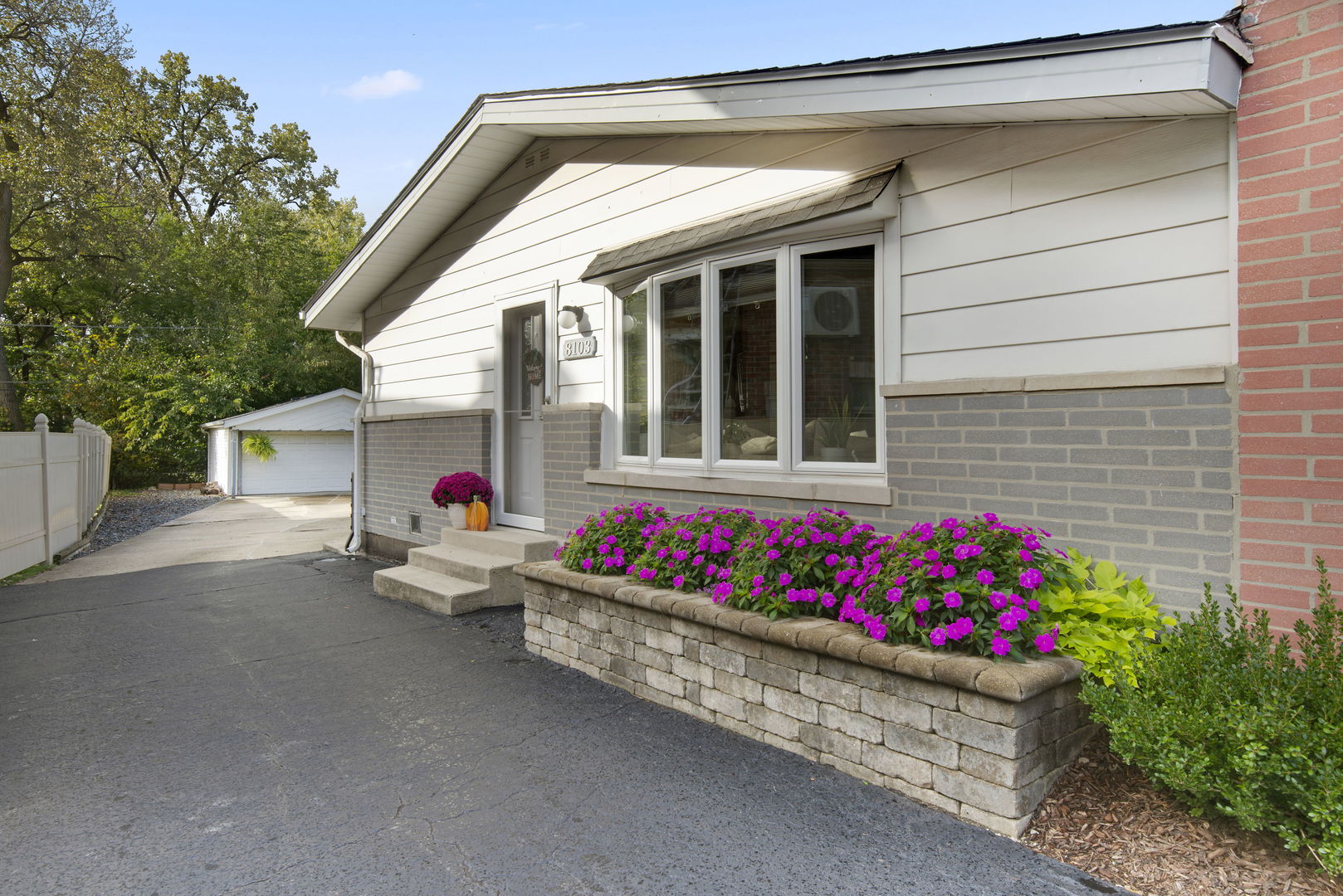 8103 W 98th Street, Palos Hills, IL 60465